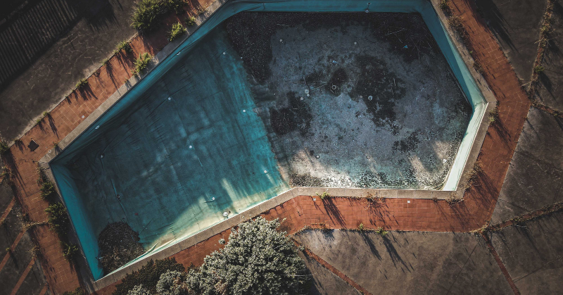 Swimming Pool Concrete Repair: Signs Your Pool Needs Immediate Fixing